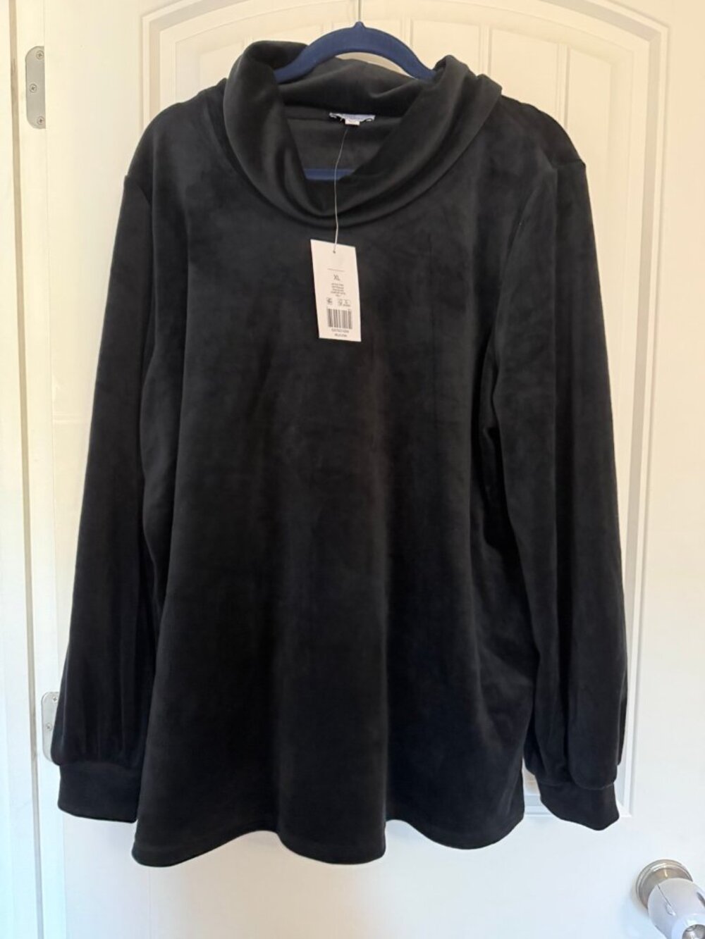 Brand new black XL Kim Roger’s active top from BELK